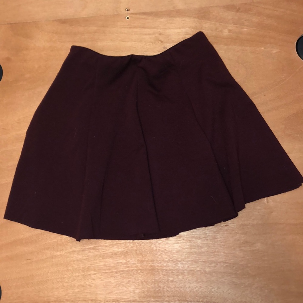 ADORABLE SIMPLE SKIRT | GREAT MATERIAL | MAROON